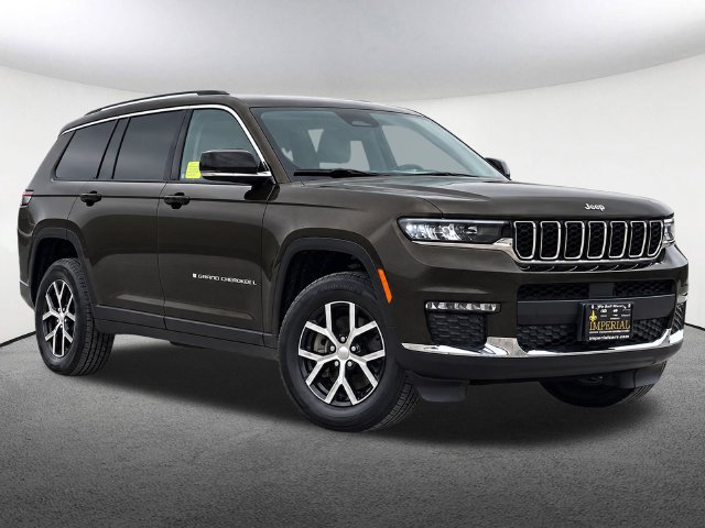 Used 2023 Jeep Grand Cherokee L Limited AWD/4WD image 2