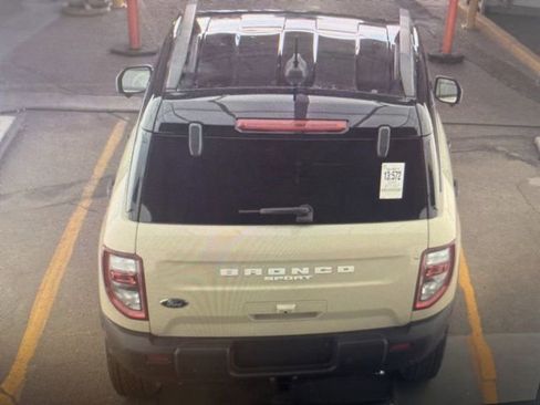 Used 2025 Ford Bronco Sport Badlands image 16