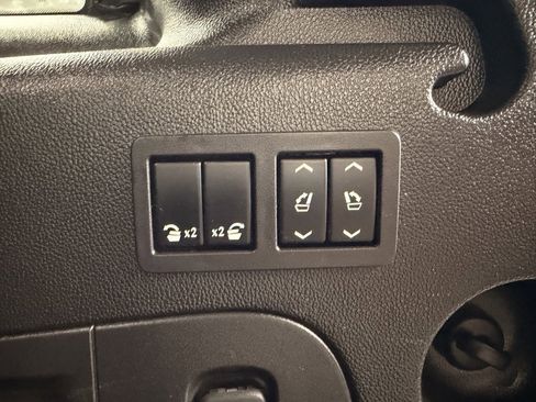 Used 2019 GMC Yukon XL Denali image 10