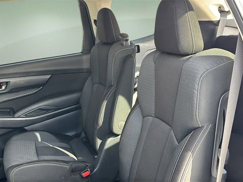 Used 2023 Subaru Ascent Premium w/ Convenience Package image 9