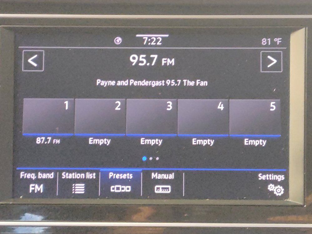 Used 2024 Volkswagen Jetta SE w/ Panoramic Sunroof Package FWD image 25