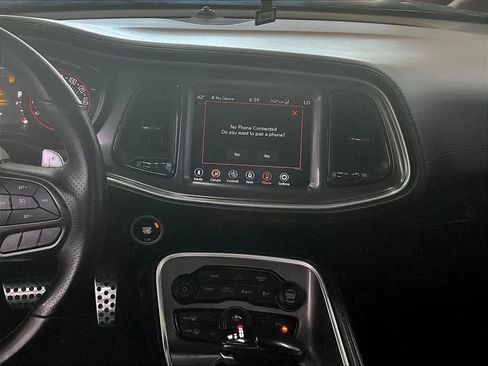 Used 2022 Dodge Challenger GT w/ Plus Package RWD image 11