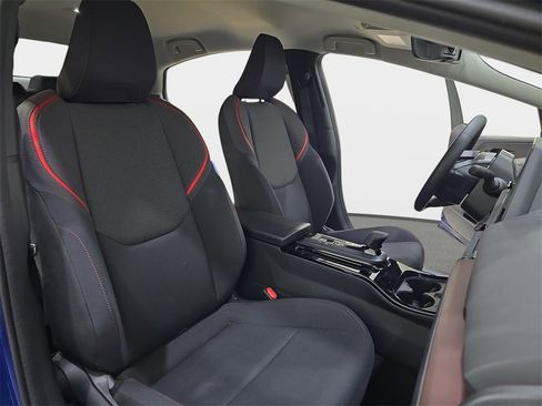 Used 2026 Toyota Prius SE image 12