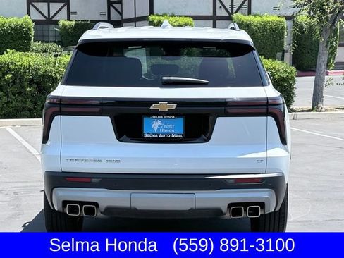 Used 2024 Chevrolet Traverse LT AWD/4WD image 6