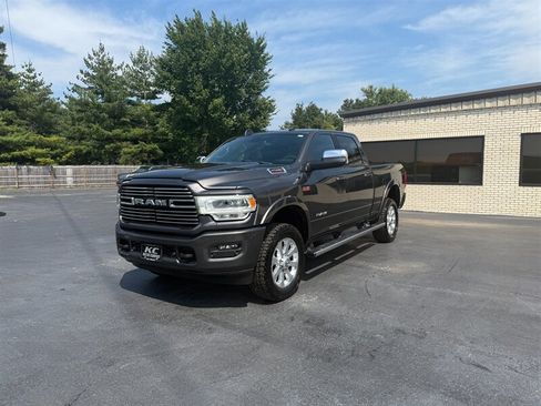 Used 2022 RAM 2500 Laramie AWD/4WD image 1