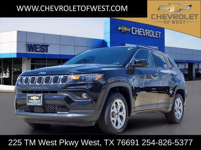 Used 2025 Jeep Compass Latitude AWD/4WD image 1