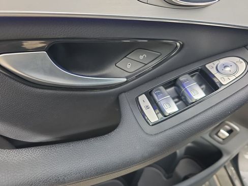 Used 2022 Mercedes-Benz GLC 300 w/ Premium Package Lite image 21