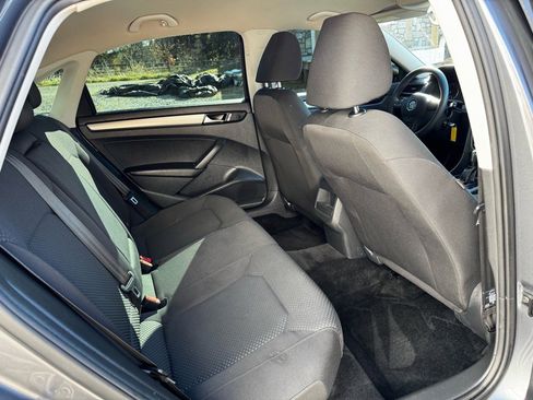 Used 2014 Volkswagen Passat 1.8T S image 20