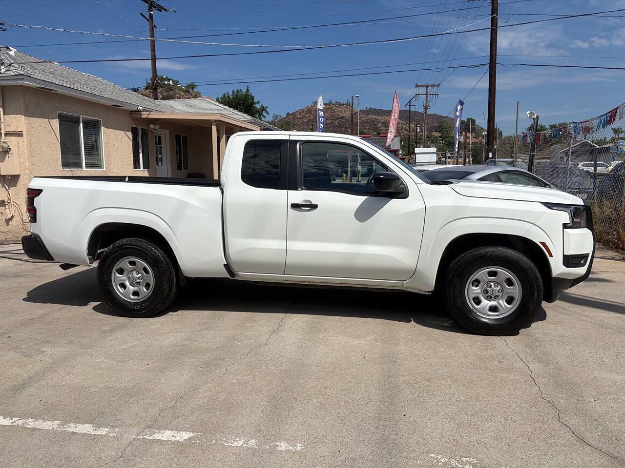 Used 2025 Nissan Frontier S w/ S Utility Package RWD image 6