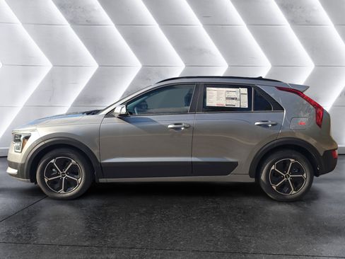 New 2026 Kia Niro EX image 2