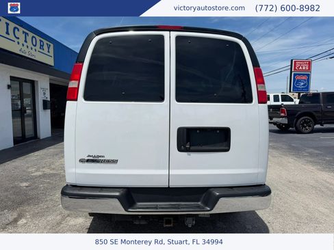 Used 2018 Chevrolet Express 3500 LT w/ LT Preferred Equipment Group RWD image 4