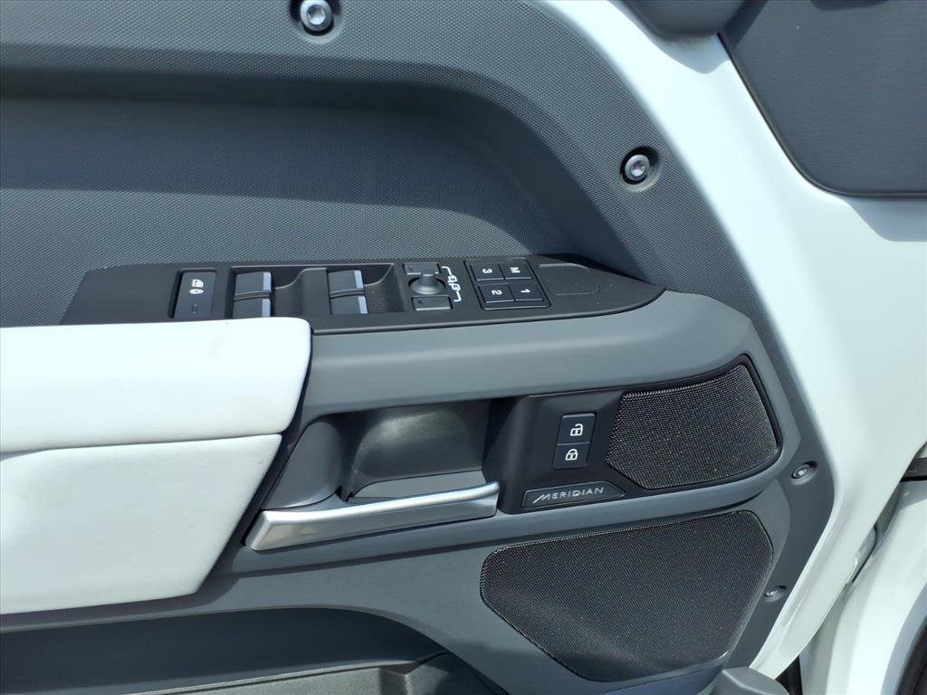 New 2026 Land Rover Defender 110 S AWD/4WD image 13