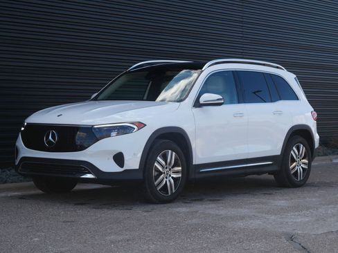 Used 2025 Mercedes-Benz EQB 300 4MATIC image 1