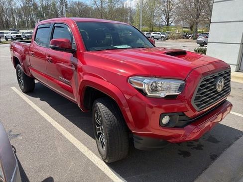 Used 2020 Toyota Tacoma TRD Sport image 3
