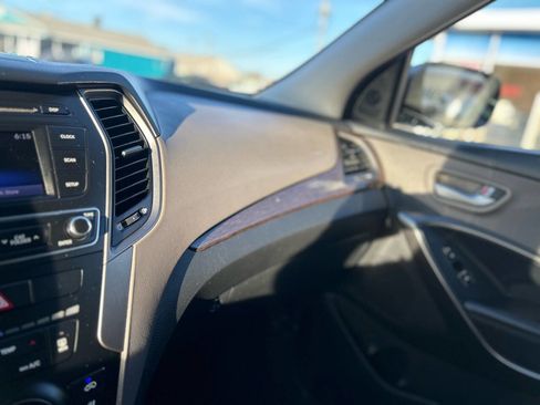 Used 2017 Hyundai Santa Fe Sport image 29