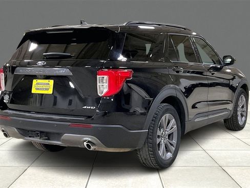 Certified 2022 Ford Explorer XLT w/ Equipment Group 202A image 12