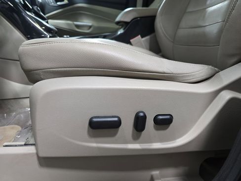 Used 2014 Ford Escape Titanium FWD image 32
