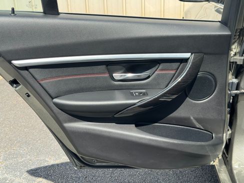 Used 2018 BMW 330i Sedan w/ Premium Package RWD image 43