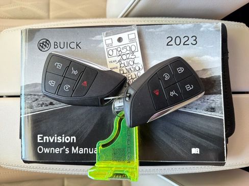 Used 2023 Buick Envision Avenir FWD image 38