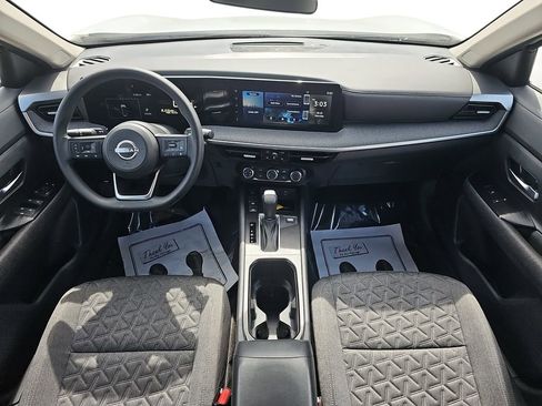 Used 2025 Nissan Kicks SV FWD image 13