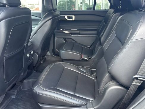 Used 2020 Ford Explorer XLT w/ Equipment Group 202A RWD image 13