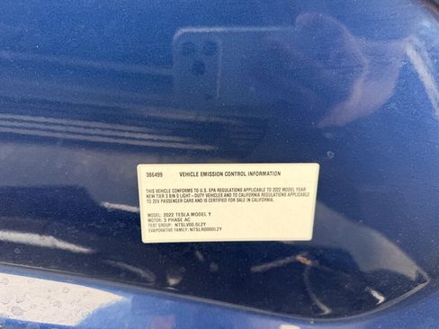 Used 2022 Tesla Model Y Long Range AWD/4WD image 24