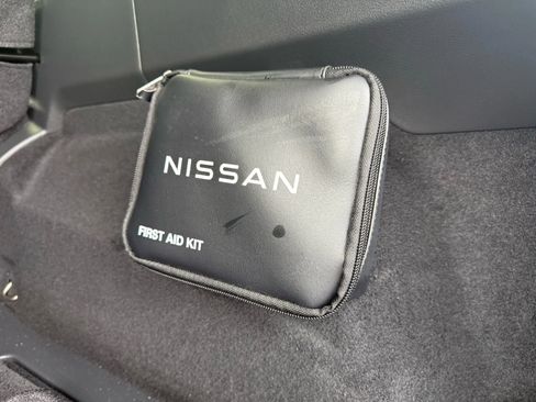 Used 2024 Nissan Rogue SV image 27