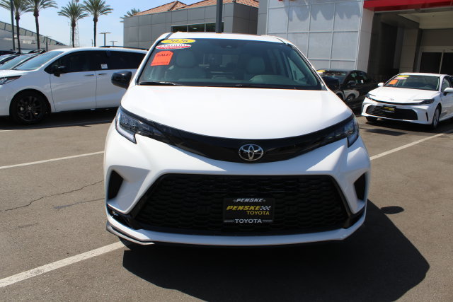 Certified 2026 Toyota Sienna XSE FWD image 3