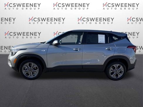 Used 2024 Kia Seltos LX image 2