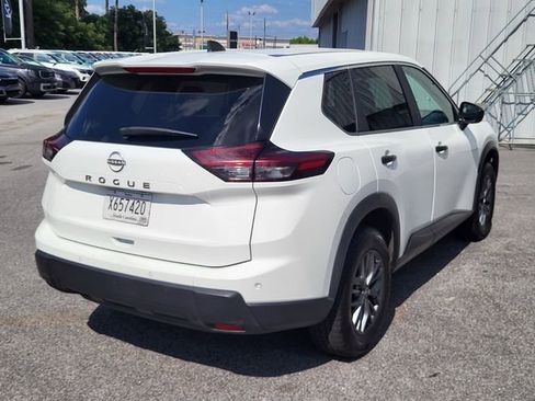 Used 2024 Nissan Rogue S FWD image 2
