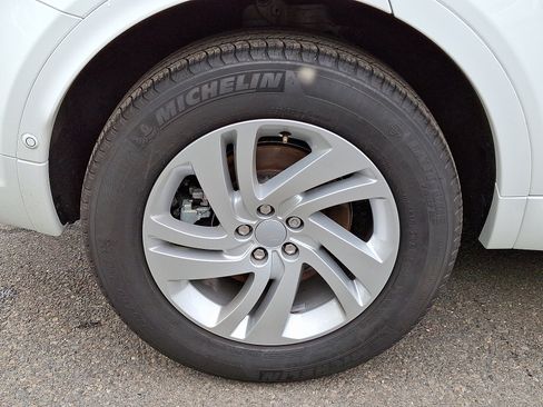 Certified 2024 Land Rover Discovery Sport S image 11