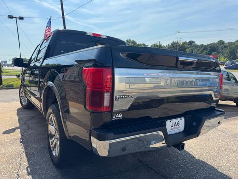 Used 2019 Ford F150 King Ranch w/ Equipment Group 601A Luxury AWD/4WD image 8