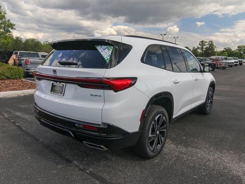 Used 2026 Buick Enclave Sport Touring w/ Power Package FWD image 9