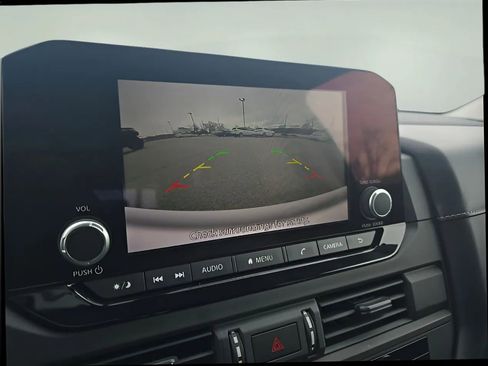 Used 2023 Nissan Pathfinder S image 22