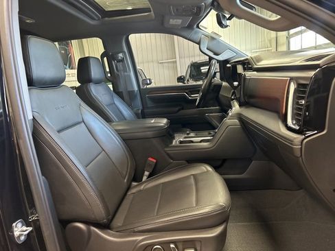 Used 2024 GMC Sierra 3500 Denali w/ Denali Reserve Package image 30