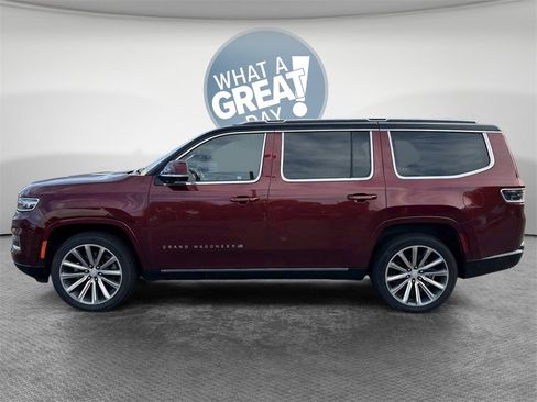 Used 2022 Jeep Grand Wagoneer Series II w/ Convenience Group III image 3
