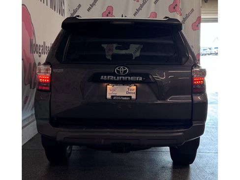 Used 2020 Toyota 4Runner TRD Off-Road AWD/4WD image 11