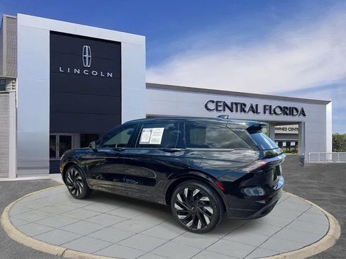 Certified 2025 Lincoln Nautilus Reserve w/ Jet Appearance Package AWD/4WD image 8