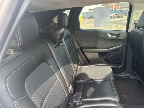 Used 2022 Ford Escape SEL image 8
