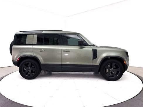 Used 2022 Land Rover Defender 110 SE AWD/4WD image 39