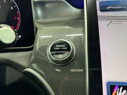 Used 2024 Mercedes-Benz GLC 300 4MATIC image 25