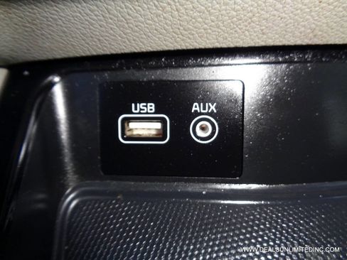 Used 2017 Kia Sedona EX image 14