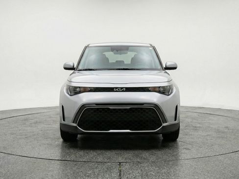 Used 2025 Kia Soul LX w/ LX Technology Package FWD image 2