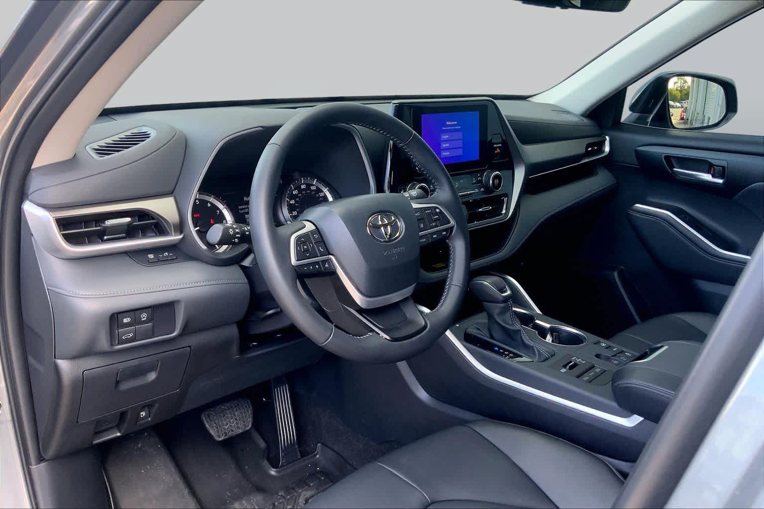Used 2026 Toyota Highlander XLE AWD/4WD image 16