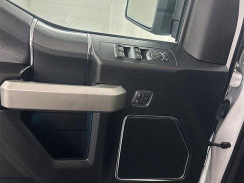 Used 2018 Ford F150 Lariat image 9