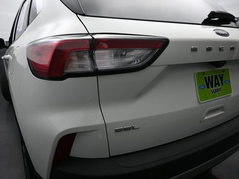 Used 2022 Ford Escape SEL FWD image 2