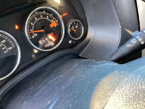 Used 2016 Jeep Compass High Altitude image 3