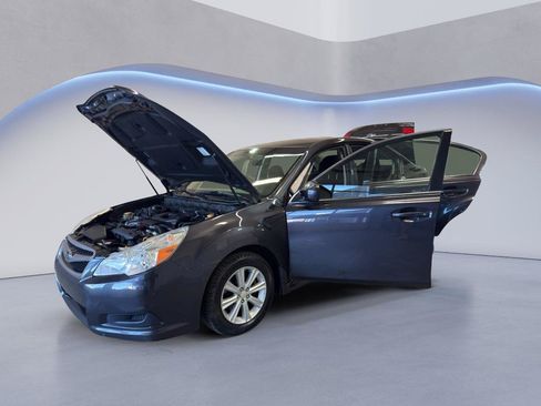 Used 2010 Subaru Legacy 2.5i Premium AWD/4WD image 9