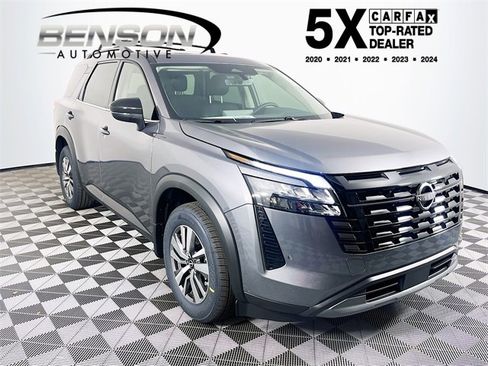 New 2026 Nissan Pathfinder SL image 1