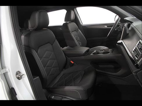 Used 2024 Volkswagen Atlas Cross Sport SE AWD/4WD image 16